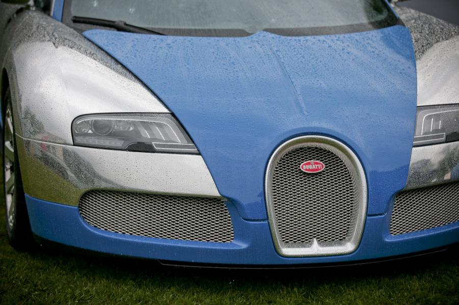  Bugatti Veyron 16.4 Centenaire 2009 года  (фото 14 из 130)